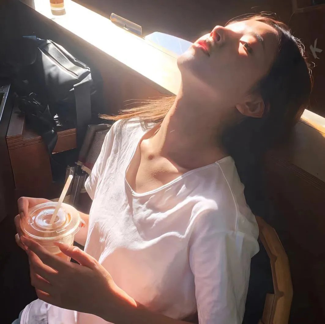 突如其蓝