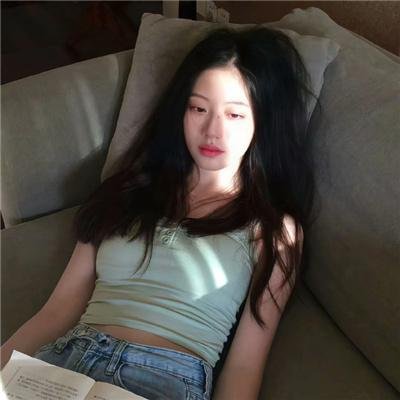 小姑娘艾萝依
